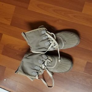 Sorel Tivoli Rugged Canvas Boots size 10.5